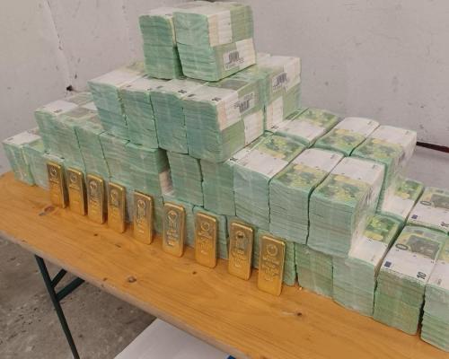 Hungary ‘demands answers’ over seized Ukrainian gold and cash as Kyiv accuses Budapest of ‘hostage’ situation – as it happened